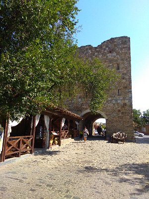 Brána dřevěného bazaru - Odun-bazar kjapusy
